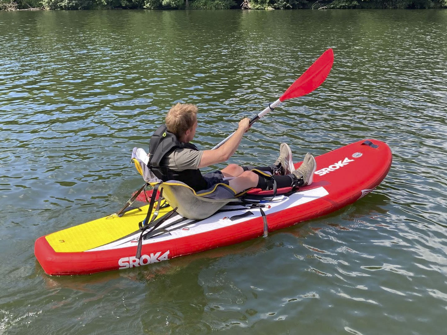 Kayak / paddle  adapté.